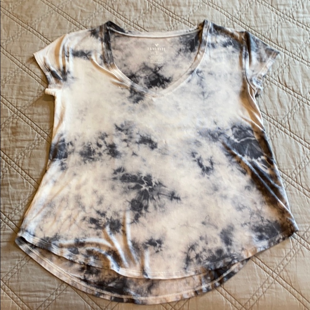 American Eagle tshirt